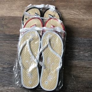 COPY - 3 Pairs of SZ 10 bamboo flip-flops black r…